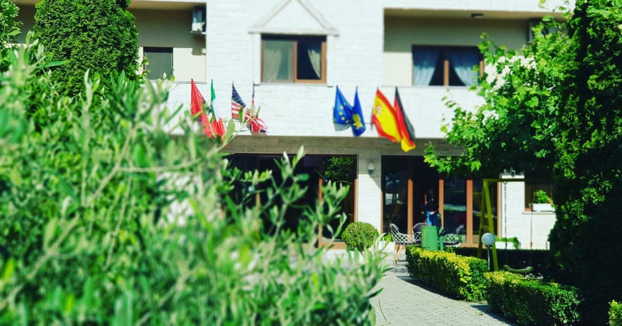 Hotel Ambasador Garden Lezhë 외부 사진